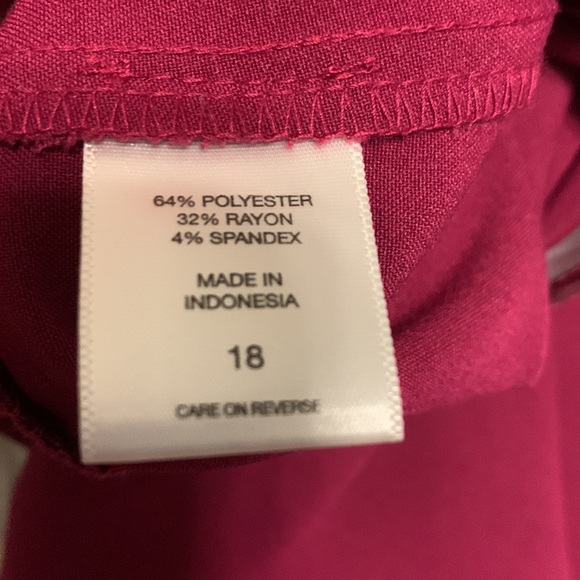 NWT New York and Co (size 18) Dark Fuchsia skirt with slit - Picture 9 of 9